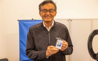 57年来第一位华人CEO！Intel第九任CEO陈立武上岗：晒工牌笑容满面！