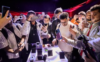 HMD亮相MWC发布大批新品：磁吸无线充耳机、巴萨定制机登场！