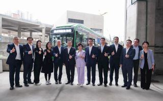 比亚迪巴西交付首台22米电动大巴：642度刀片电池 续航350公里！