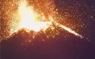 曾致超200人死亡的危地马拉火山再喷发：灰柱高达7000米!