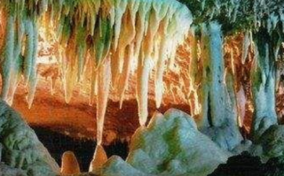 溶洞是怎么形成的化学方程式（钟乳石溶洞的形成过程地理知识）
