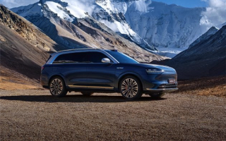 坐稳自主第一豪华汽车！问界10月销量均价齐飞：追平BBA !