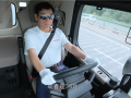 魏建军亲自开长城重卡半挂运货：全车1050匹马力 油耗仅24L/100km！