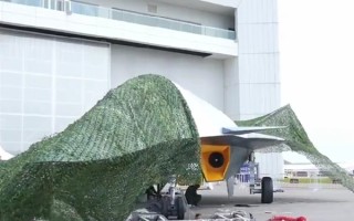 外形超科幻！“白帝空天战机”亮相珠海航展：可冲破大气层 进入外太空!
