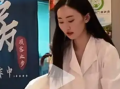 29岁女演员回应在餐厅当服务员 背后真相是什么