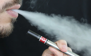新研究：一次性电子烟比传统香烟毒性更大！