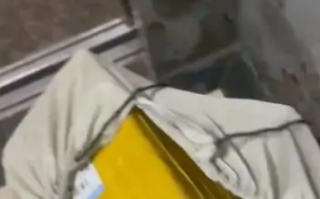 快递员称30分钟送完的货现在12小时 网友热议！