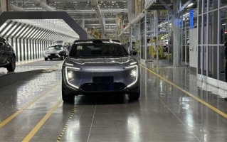 与联通、华为联合打造 长安汽车数智工厂正式挂牌：首车已量产下线！