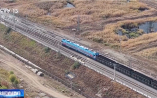 我国完成世界首次3.5万吨级重载群组列车开行试验：仅靠无线信号协同行驶 ！