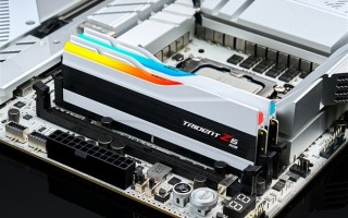 内存超频全新世界记录！芝奇华硕联手突破DDR5-12112！