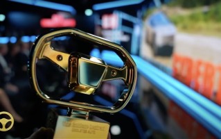 实至名归！特斯拉Cybertruck获得2024年度“最酷车型”奖项！