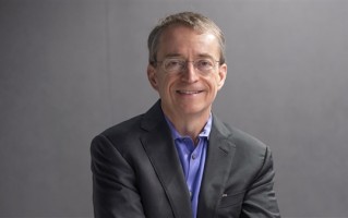 公司股价大涨！英特尔CEO突然宣布退休：内幕曝光！
