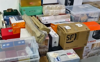 女子发现超市漏洞0元购1年半薅了20多万：被刑拘 ！