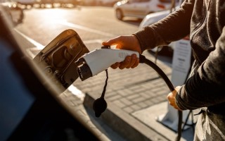 德国汽车行业协会提议混动车强制充电行驶：否则发动机功率会受限 !