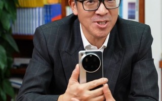 俞敏洪获赠小米15 Ultra！回礼15袋大米：希望雷军吃得白白胖胖！