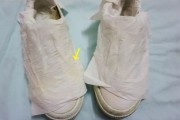 洗完鞋子为何要用纸包（为什么洗完鞋子要用纸包裹）