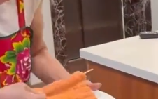 老爷子是否被“消费”引起网友质疑！杨少华账号删除带货视频！