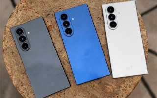 三星Galaxy Z Fold7图赏：全球最轻大折叠 比iPhone 16 Pro Max还要轻！