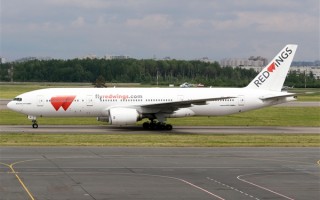 俄一波音777客机因发动机起火紧急返航 机上载有425人 ！