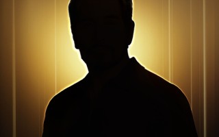 零跑即将官宣首位代言人！网友扒出代言人是费翔！