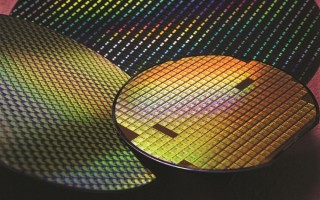 Intel 18A工艺迎重大进展！提前完成首批生产！