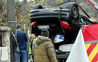 法国三男孩飙车冲进泳池被淹死：房屋主人早起只觉天塌了 !