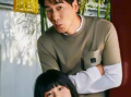 模特张亮与10岁女儿合拍杂志大片 网友：不就是天天戴假发的样子嘛！！