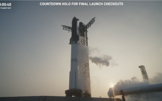 SpaceX星舰第八次飞行又卡壳了 发射倒计时40秒时被叫停！