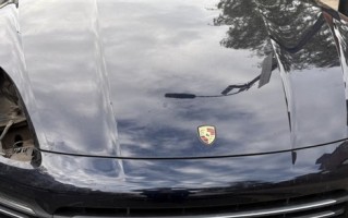 英国议员妻子的保时捷大灯在伦敦被偷 1小时后有人公开售卖 !