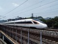 加州高铁烧500亿元15年没铺一条轨：美国坐不住了 跟中国比弱爆！