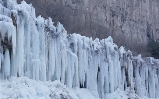绵延几千米！山西通天峡现冰瀑冰挂群景观：宛若童话世界 ！