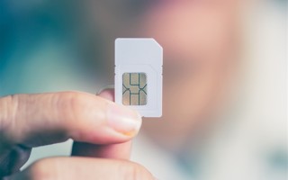 手机套餐“围剿”老年人：各种名目收费超7000元！