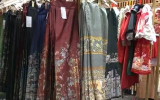马面裙订单量同比增841% 汉服订单量同比增长336%！