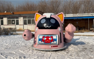 手工耿招财猫打雪仗机甲霸气登场 网友：僵王博士！