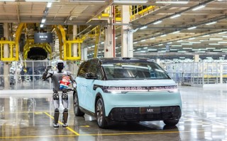 用时仅37个月 极氪第40万辆新车下线：殊荣给了极氪MIX！