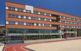 孩子送去封闭式学校好吗（探讨将孩子送往封闭式学校的利弊）