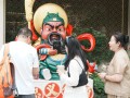 关公都连上网了 手机碰一下就能抽签 手办销量翻5倍!
