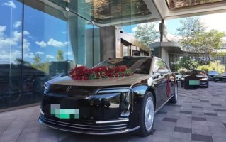 新式豪华！年轻人结婚爱上新能源婚车 比劳斯莱斯贵也要订！
