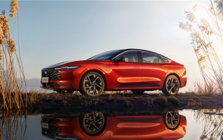 14.98万起 新款福特蒙迪欧上市：终于抛弃分体大灯组 !