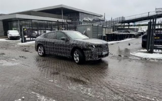 宝马首款纯电轿跑SUV！新世代iX4实车谍照曝光：姿态更低、更具攻击性 ！