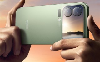 《人民日报》一整版都是小米17 Pro 雷军：很有纪念意义！