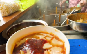 甘肃天水麻辣烫火爆：郑州一火锅店爆改成麻辣烫店！