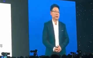 开车没睡觉是看手机！余承东：华为ADS太稳了开车很无聊 我比谁都期待L3的到来!