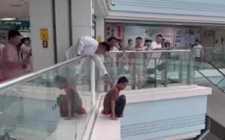 男子不顾劝阻从医院5楼跳下 跳楼前到底发生了什么？