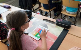 北京将人工智能纳入课程：中小学校从今年秋季都要学！