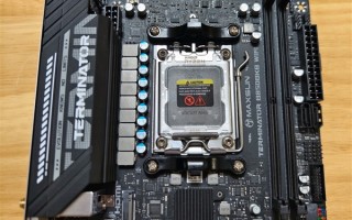 AMD平台首款B850迷你“背插主板”：PCIe x16插槽装在背面！