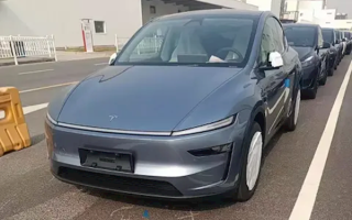 选装8000元！特斯拉Model Y焕新版冰河蓝实车曝光!
