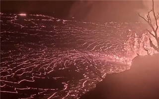 夏威夷一火山喷了3天：大地仿佛裂开一般!