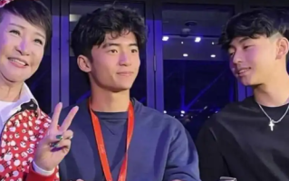 狄波拉带俩孙子看谢霆锋演唱会 17岁Lucas面对镜头淡定!