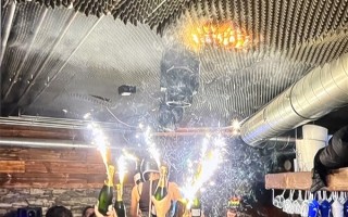 上百人死伤！瑞士酒吧火灾原因初定为烟花棒引燃 ！